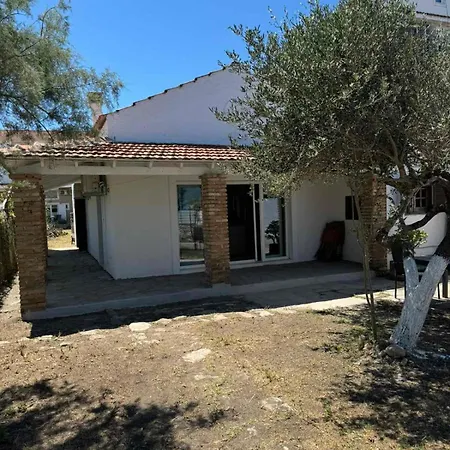 Nyaraló Alex's Seafront