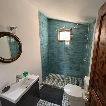 Alex's Seafront Nyaraló Lefkími