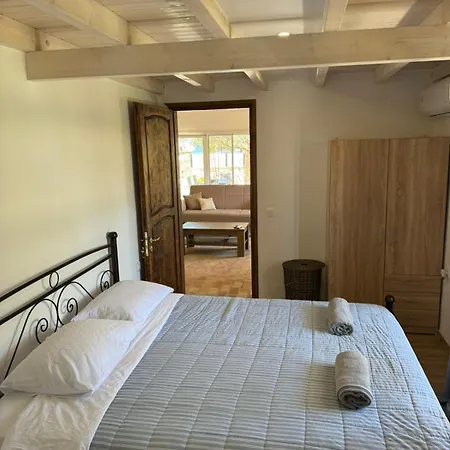 Alex's Seafront Holiday home