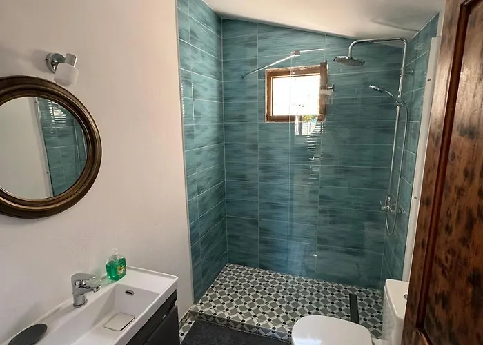 Alex's Seafront 度假居 莱夫基米